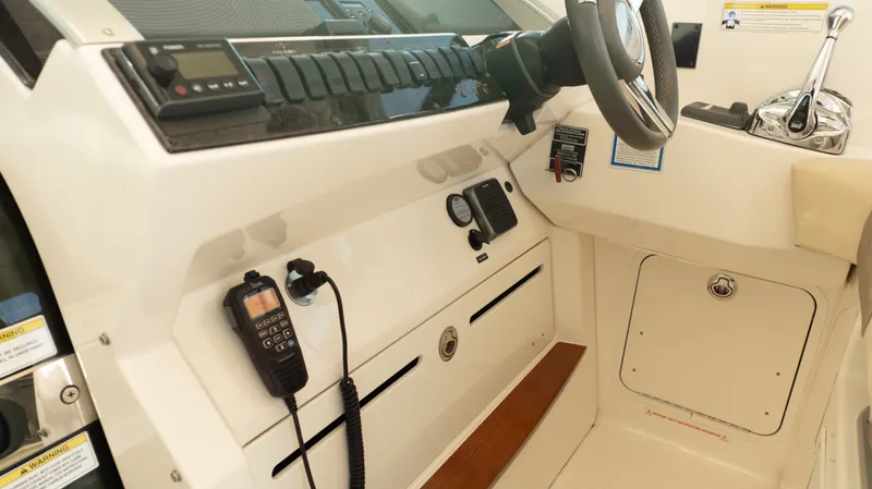 Slide: The Image of Sea Ray 410 SUNDANCER 2014 - 18