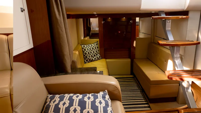 Slide: The Image of Sea Ray 410 SUNDANCER 2014 - 19