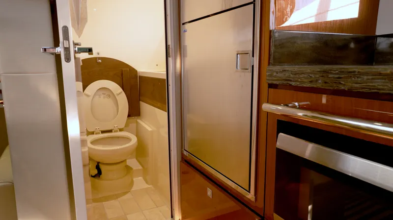 Slide: The Image of Sea Ray 410 SUNDANCER 2014 - 23