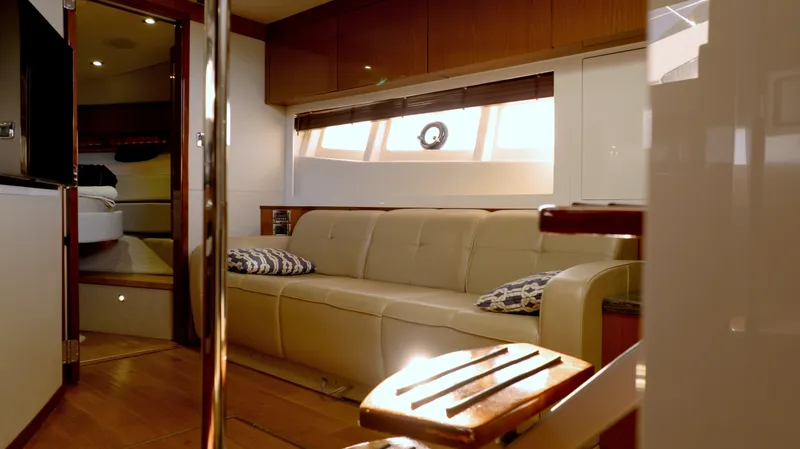 Slide: The Image of Sea Ray 410 SUNDANCER 2014 - 36