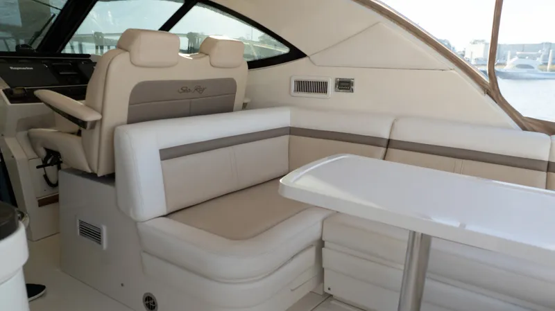 Slide: The Image of Sea Ray 410 SUNDANCER 2014 - 7