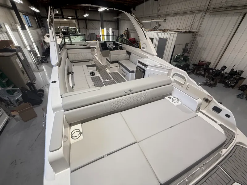 Slide: The Image of Sea Ray SDX 290 Outboard 2026 - 10