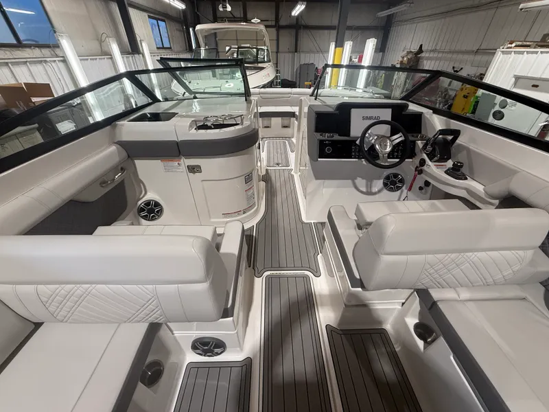 Slide: The Image of Sea Ray SDX 290 Outboard 2026 - 15