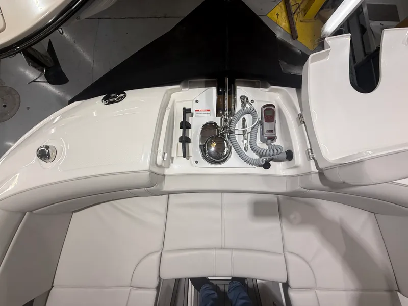 Slide: The Image of Sea Ray SDX 290 Outboard 2026 - 19