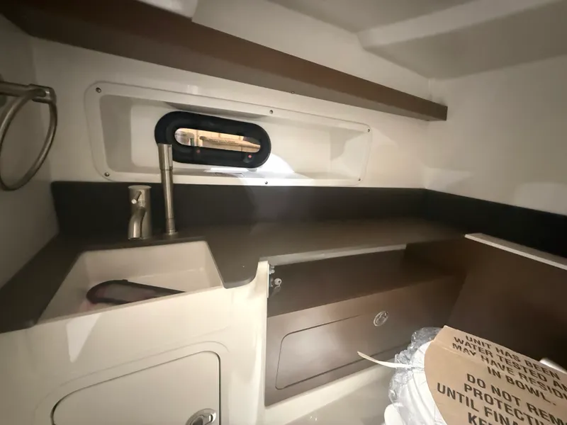 Slide: The Image of Sea Ray SDX 290 Outboard 2026 - 24