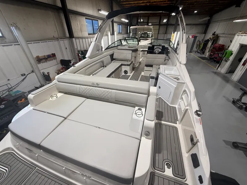 Slide: The Image of Sea Ray SDX 290 Outboard 2026 - 9