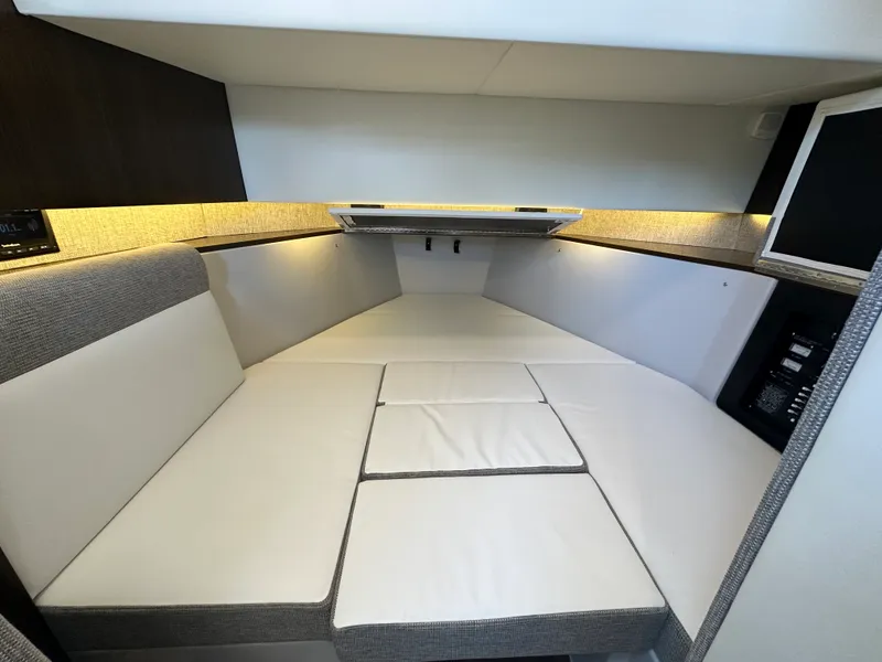 Slide: The Image of Cruisers 38 GLS OB 2021 - 10