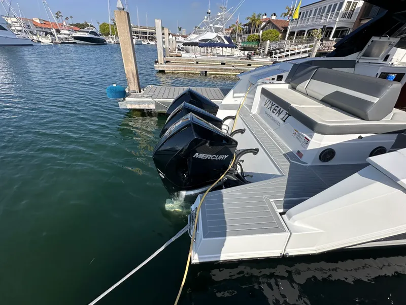 Slide: The Image of Cruisers Yachts 38 GLS OB 2021 - 13