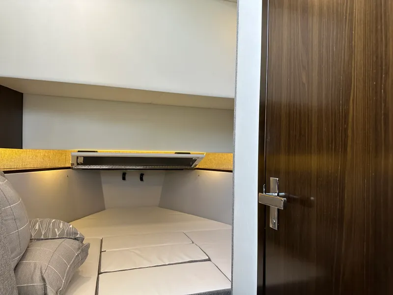 Slide: The Image of Cruisers Yachts 38 GLS OB 2021 - 8