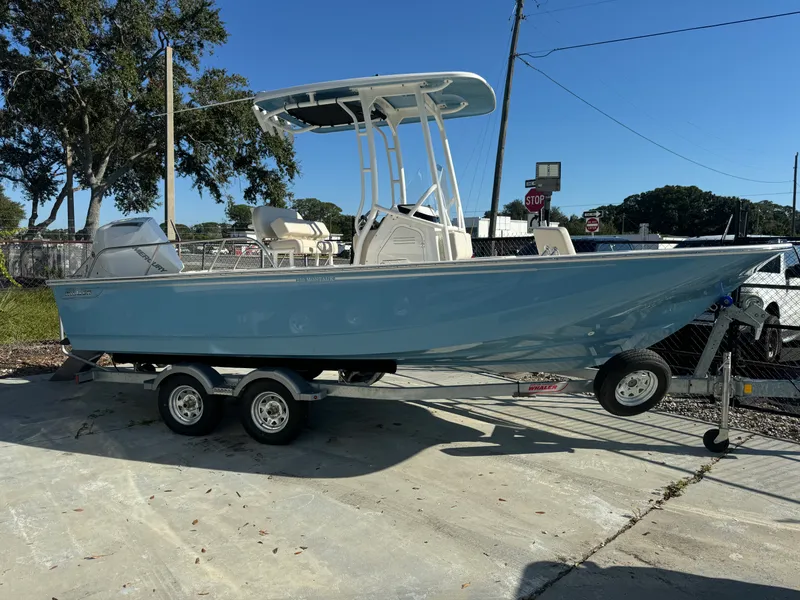 Slide: The Image of Boston Whaler 210 Montauk 2026 - 18