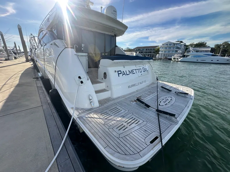 Slide: The Image of Sea Ray L 590 2017 - 16