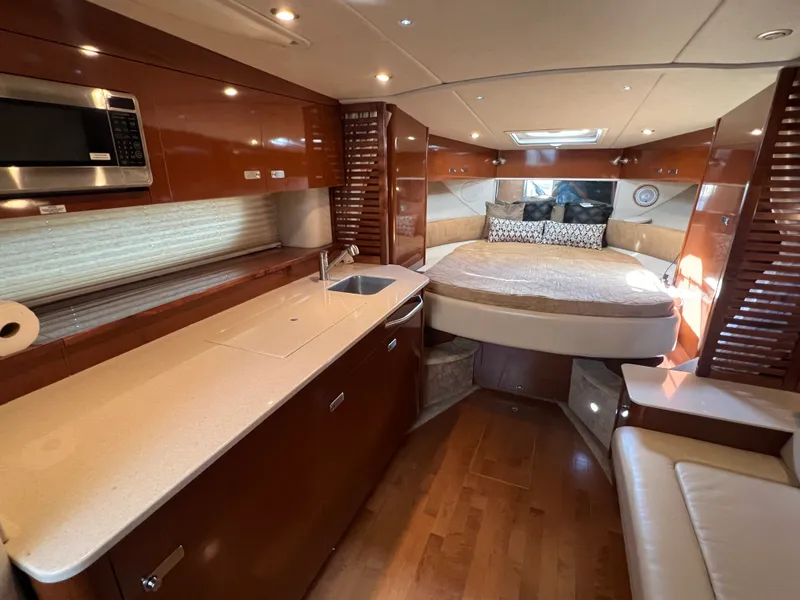 Slide: The Image of Sea Ray 370 SUNDANCER 2010 - 13