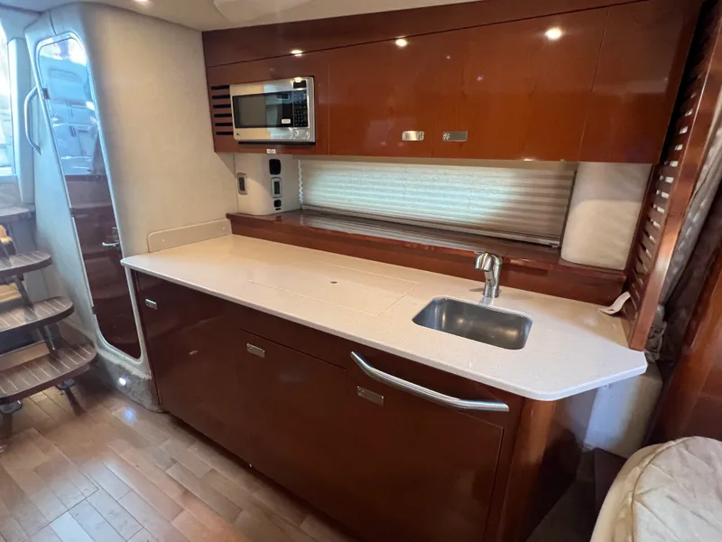 Slide: The Image of Sea Ray 370 SUNDANCER 2010 - 14