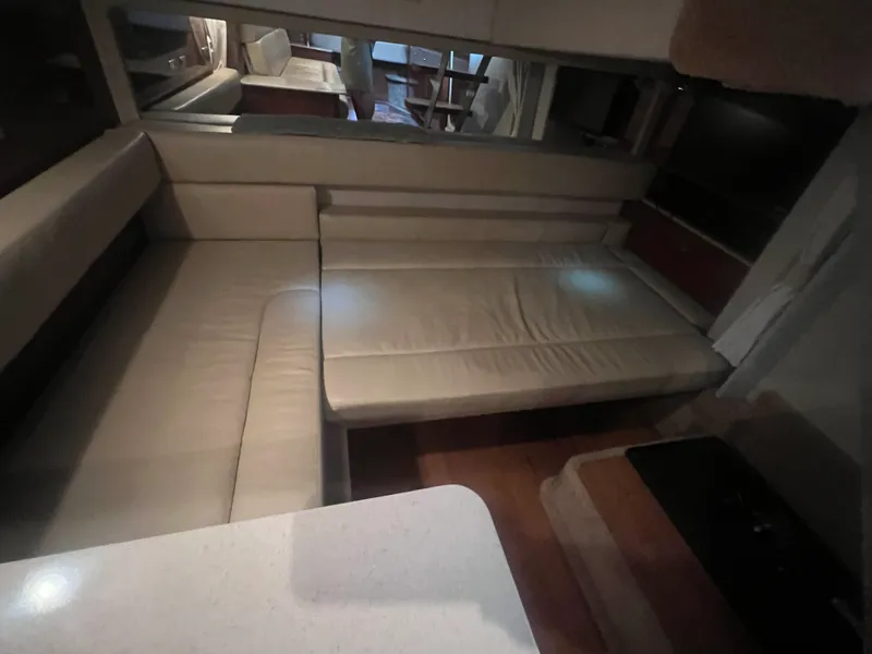 Slide: The Image of Sea Ray 370 SUNDANCER 2010 - 19