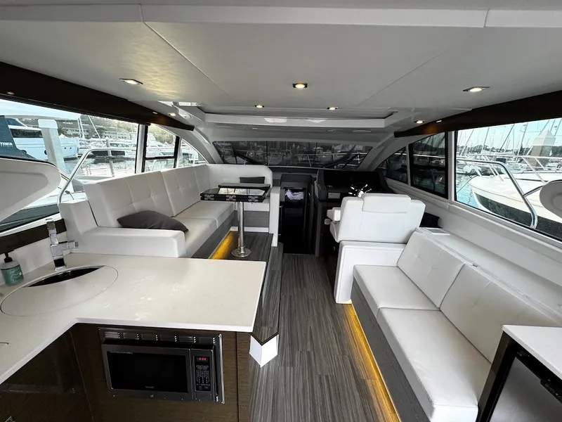 Slide: The Image of Cruisers Yachts 46 CANTIUS 2020 - 22