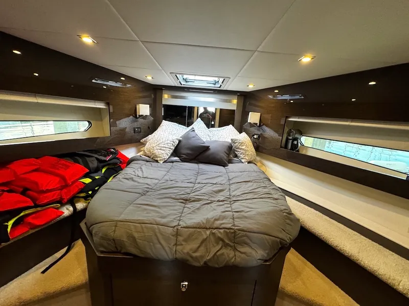 Slide: The Image of Cruisers Yachts 46 CANTIUS 2020 - 27