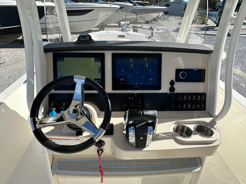 Slide: The Image of Boston Whaler 270 DAUNTLESS 2022 - 15