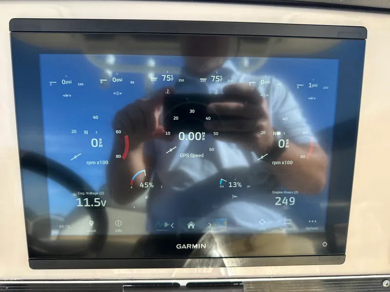 Slide: The Image of Boston Whaler 270 DAUNTLESS 2022 - 18