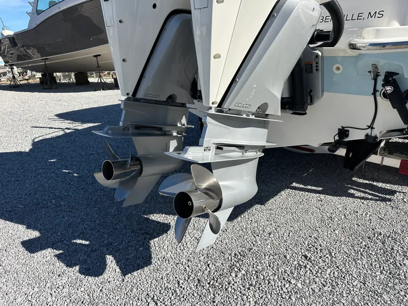 Slide: The Image of Boston Whaler 270 DAUNTLESS 2022 - 38