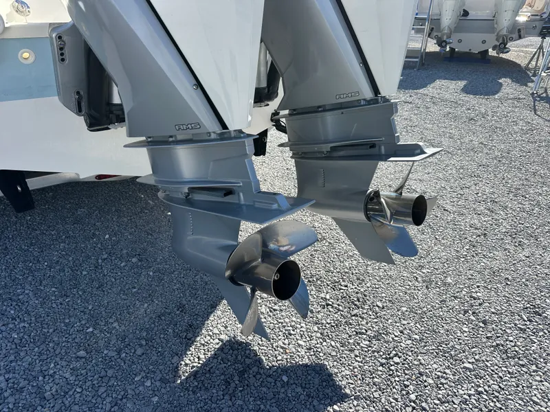 Slide: The Image of Boston Whaler 270 DAUNTLESS 2022 - 41