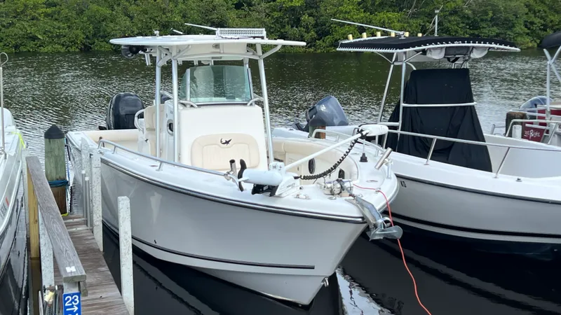 Slide: The Image of Mako 284 CENTER CONSOLE 2014 - 2