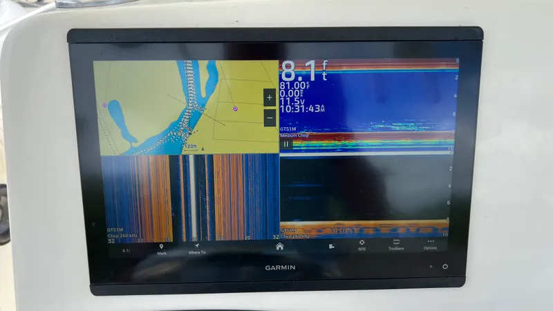 Slide: The Image of Mako 284 CENTER CONSOLE 2014 - 20