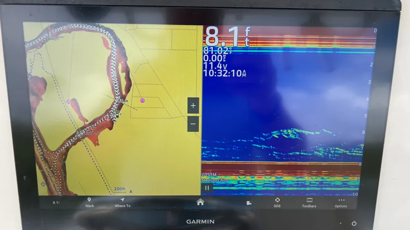 Slide: The Image of Mako 284 CENTER CONSOLE 2014 - 22