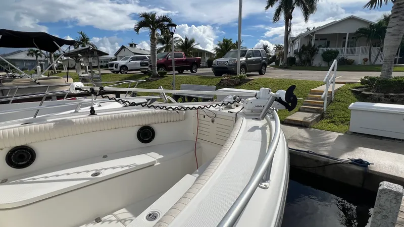 Slide: The Image of Mako 284 CENTER CONSOLE 2014 - 4