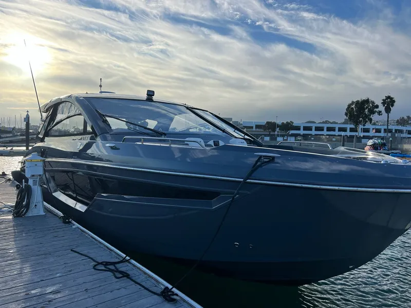 Slide: The Image of Cruisers Yachts 42GLS OB 2023 - 10