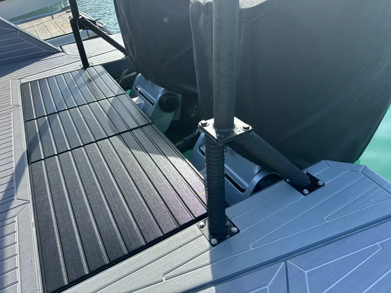 Slide: The Image of Cruisers Yachts 42GLS OB 2023 - 13