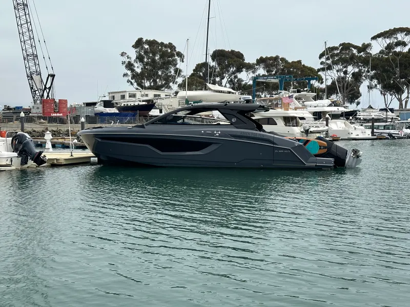 Slide: The Image of Cruisers Yachts 42GLS OB 2023 - 17