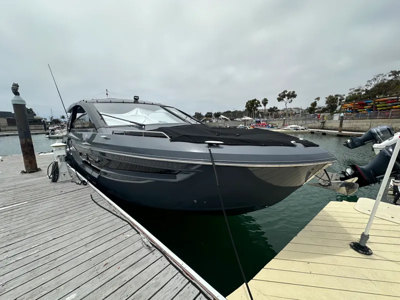 Slide: The Image of Cruisers Yachts 42GLS OB 2023 - 18