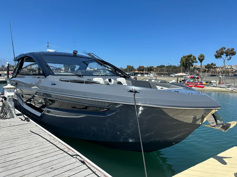 Slide: The Image of Cruisers Yachts 42GLS OB 2023 - 2