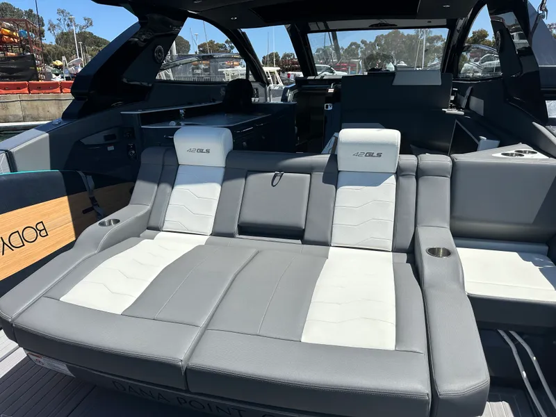 Slide: The Image of Cruisers Yachts 42GLS OB 2023 - 3