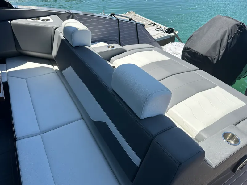 Slide: The Image of Cruisers Yachts 42GLS OB 2023 - 7