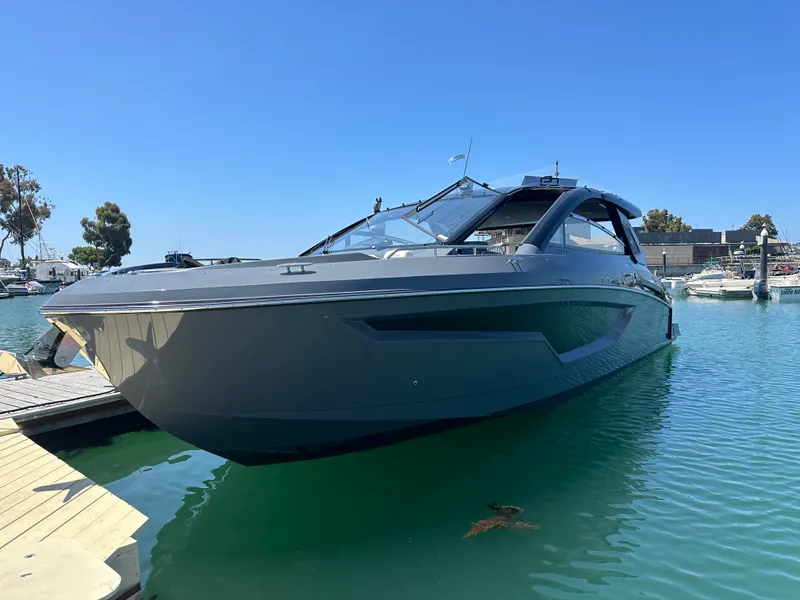 Slide: The Image of Cruisers Yachts 42GLS OB 2023 - 8