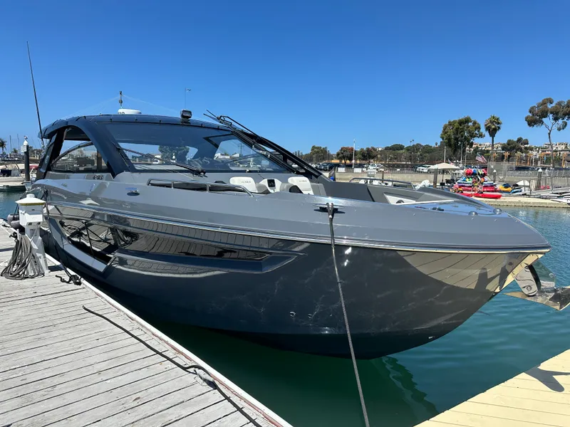 Slide: The Image of Cruisers Yachts 42GLS OB 2023 - 9