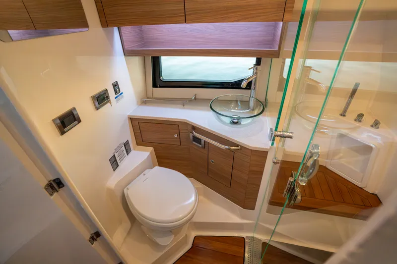 Slide: The Image of Boston Whaler 365 Conquest 2026 - 20