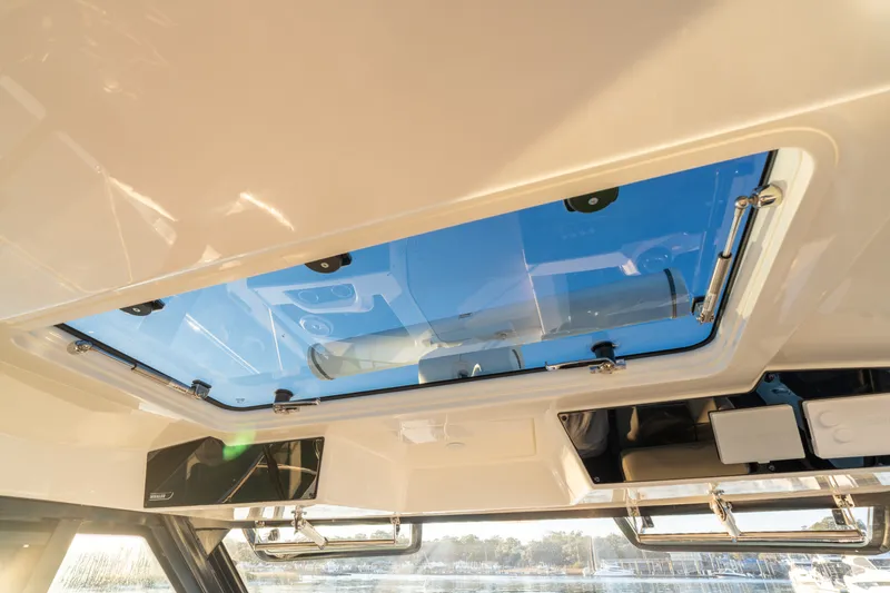 Slide: The Image of Boston Whaler 365 Conquest 2026 - 35