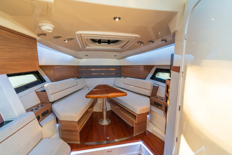 Slide: The Image of Boston Whaler 365 Conquest 2026 - 40