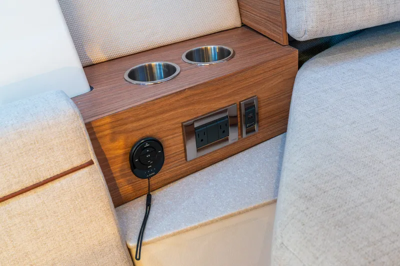 Slide: The Image of Boston Whaler 365 Conquest 2026 - 44