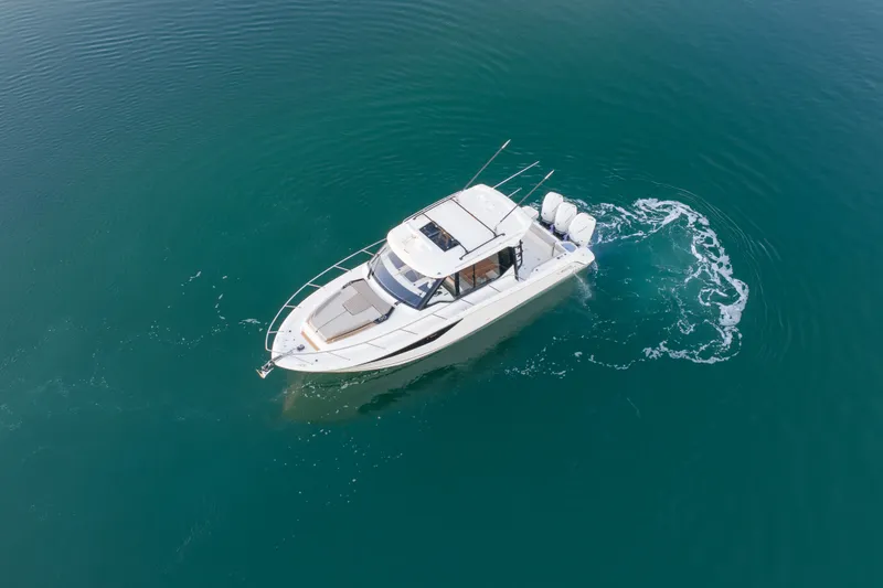 Slide: The Image of Boston Whaler 365 Conquest 2026 - 6