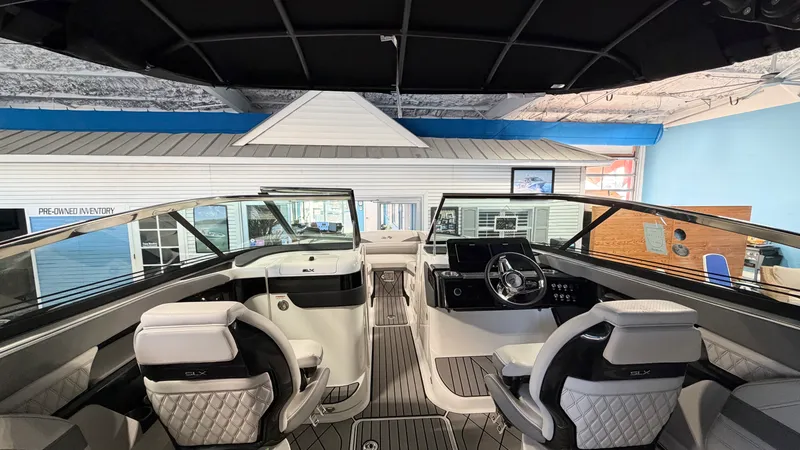 Slide: The Image of Sea Ray SLX 260 Outboard 2026 - 11
