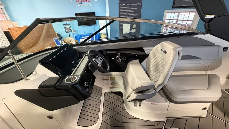 Slide: The Image of Sea Ray SLX 260 Outboard 2026 - 14