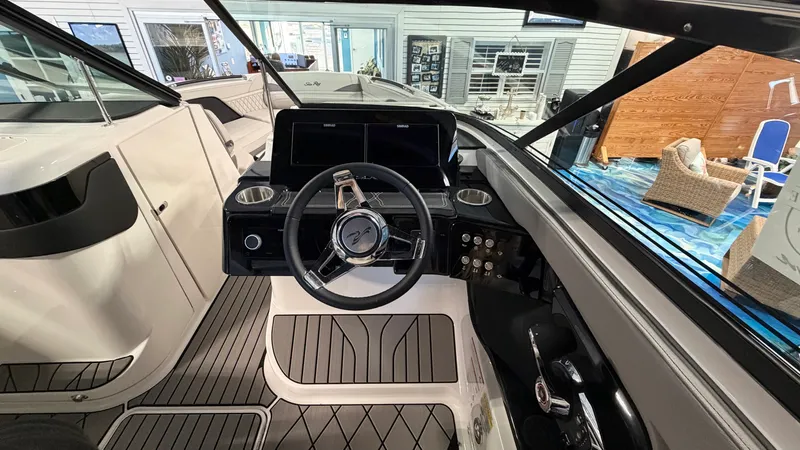 Slide: The Image of Sea Ray SLX 260 Outboard 2026 - 16