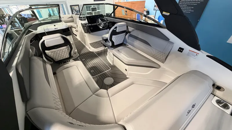Slide: The Image of Sea Ray SLX 260 Outboard 2026 - 4