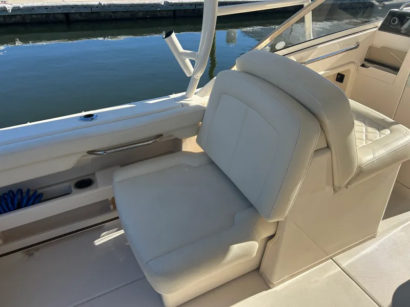 Slide: The Image of Grady-White Freedom 275 2023 - 15