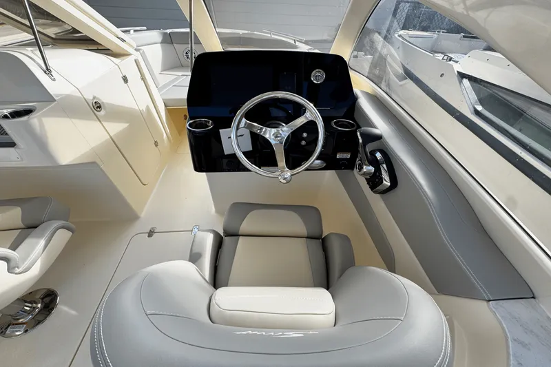 Slide: The Image of Scout 240 Dorado 2025 - 11