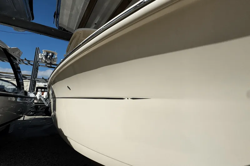 Slide: The Image of Scout 240 Dorado 2025 - 23