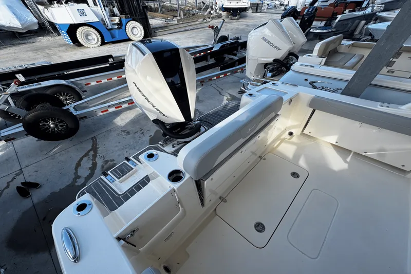 Slide: The Image of Scout 240 Dorado 2025 - 6